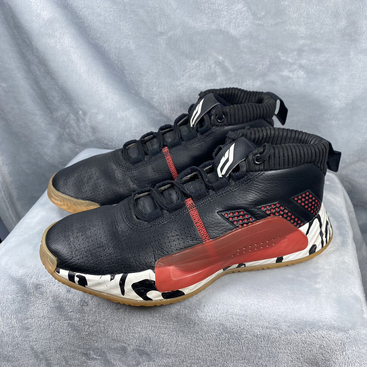 40.5码 阿迪 利拉德 DAME5 篮球鞋 8新 公价899