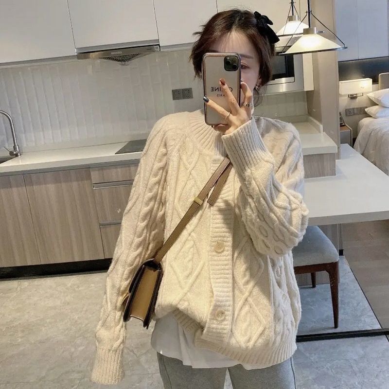 2024新款秋冬洋气宽松慵懒菱形格毛衣女复古日系设计感针织衫外套