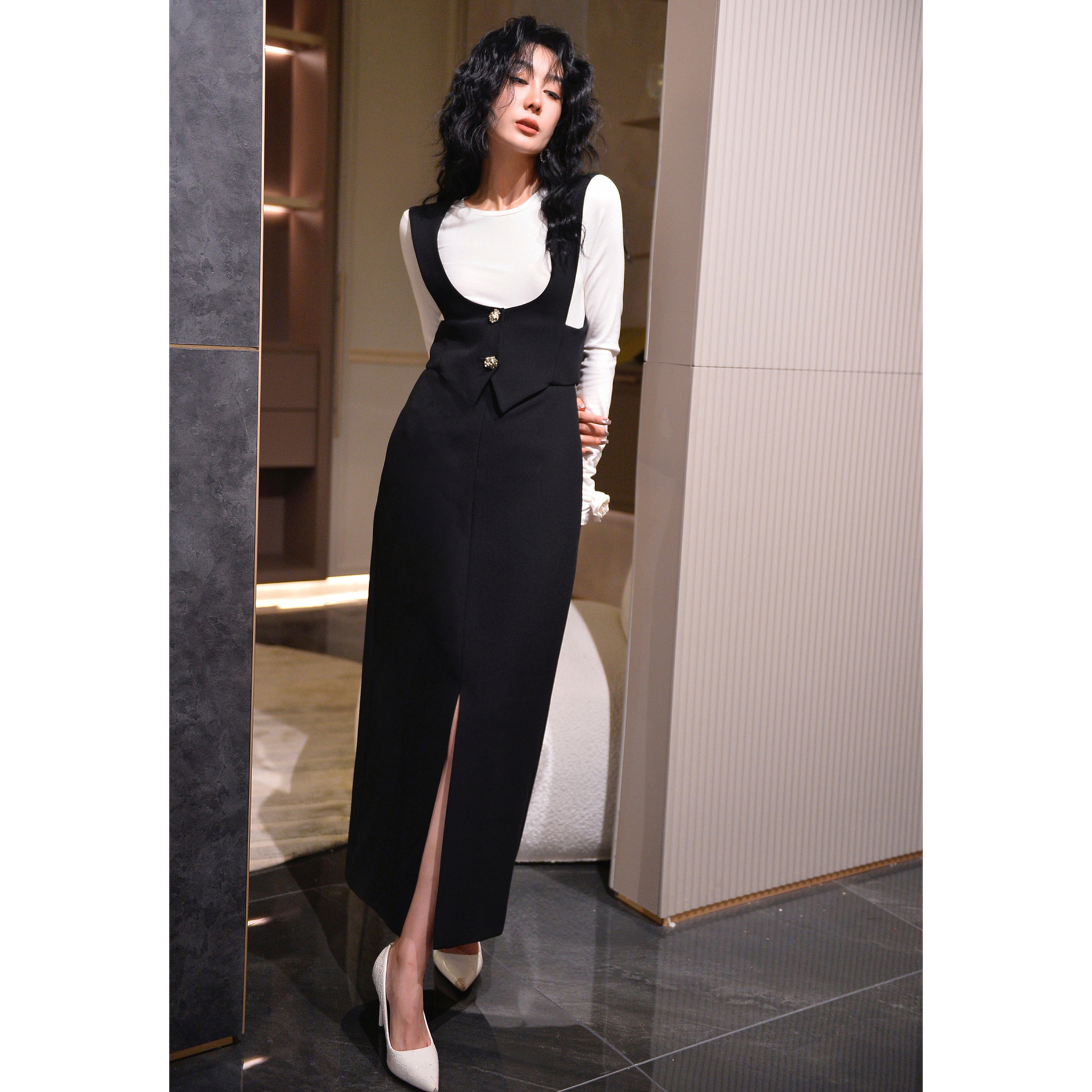 ZEROYK极简风连衣裙设计感休闲时尚高领白色打底衫背带式马甲裙