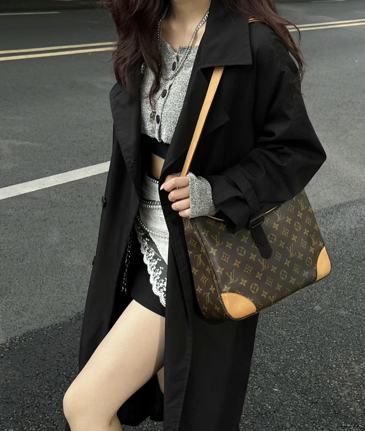 修复品LouisVuitton/路易威登 经典小牛角单肩包换新植柔革
