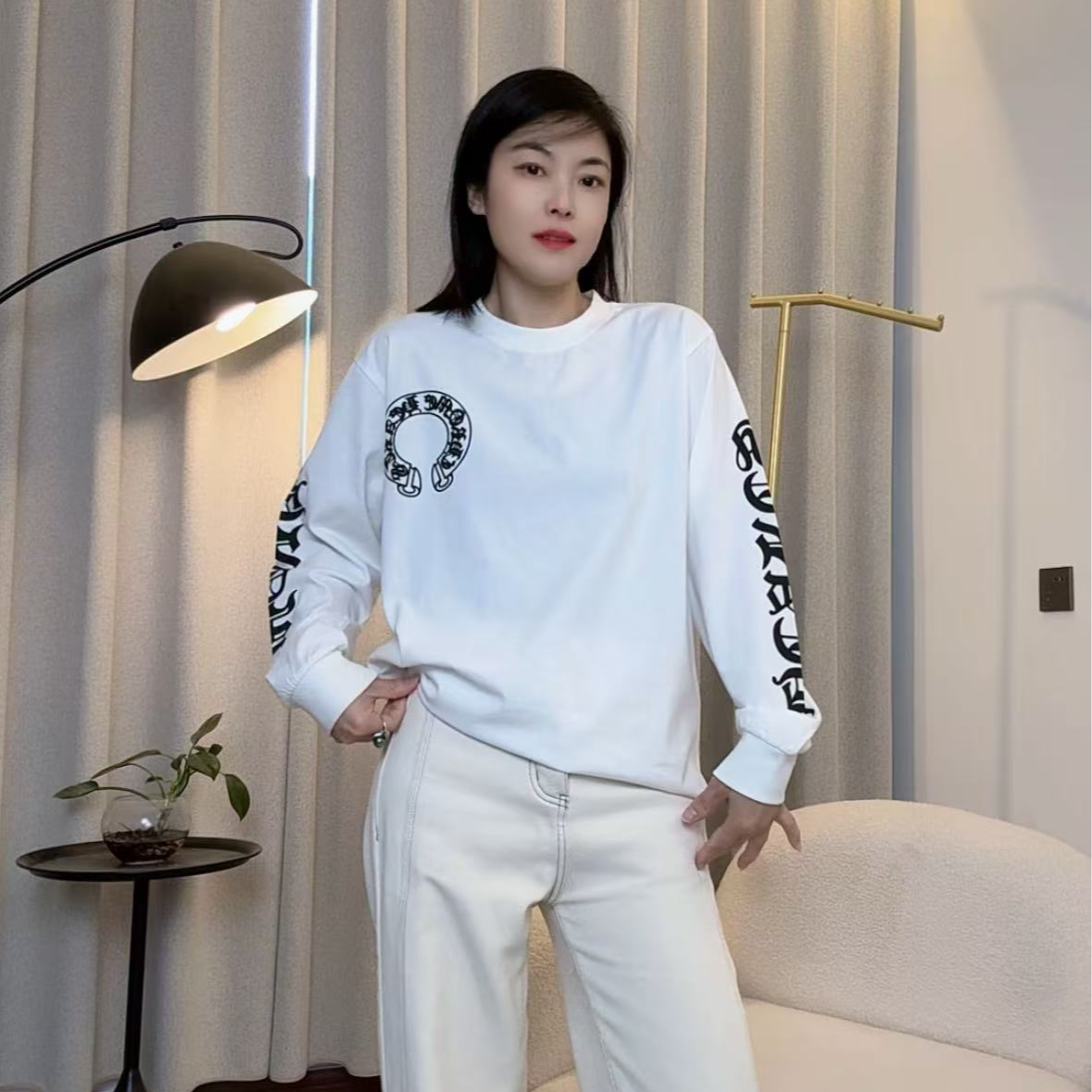 24新款长袖马蹄铁长袖轻奢上衣百搭情侣宽松个性设计印花T恤