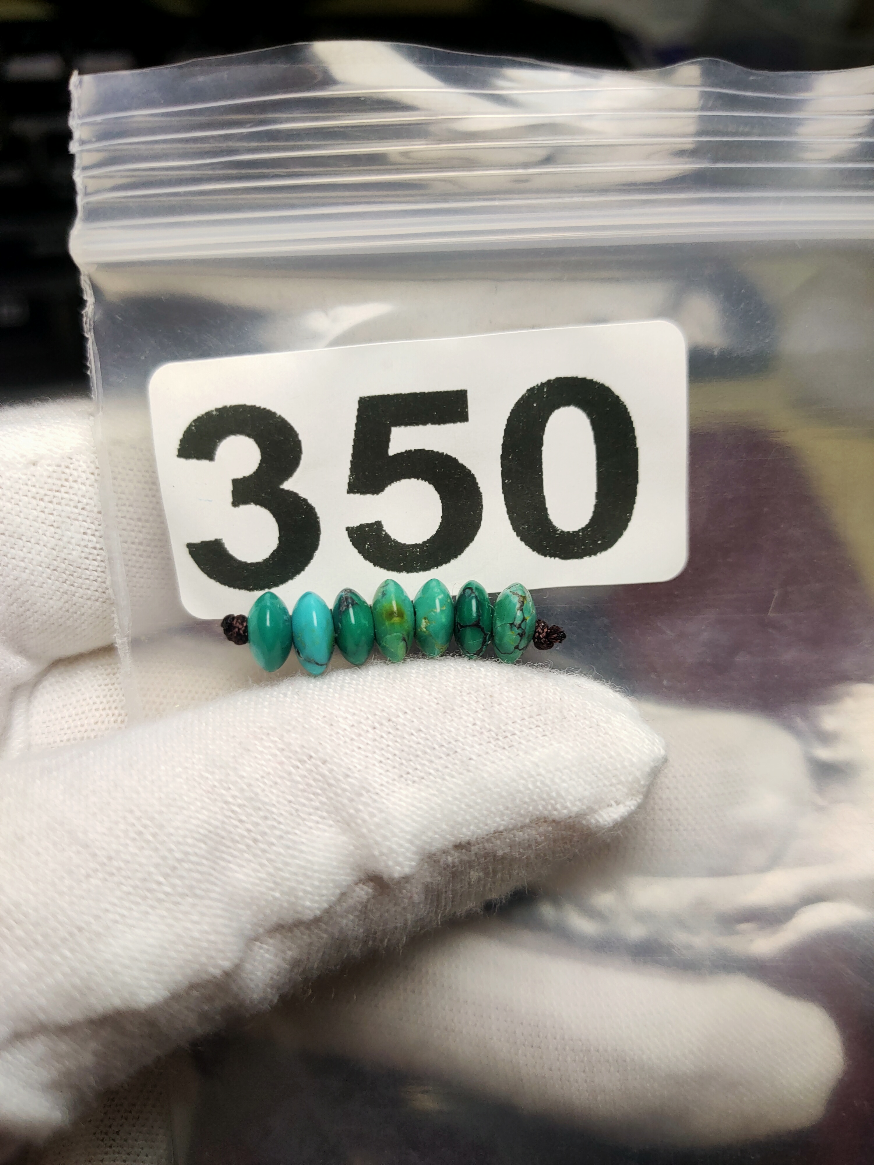 精品原矿绿松石飞碟隔片  直径6.2