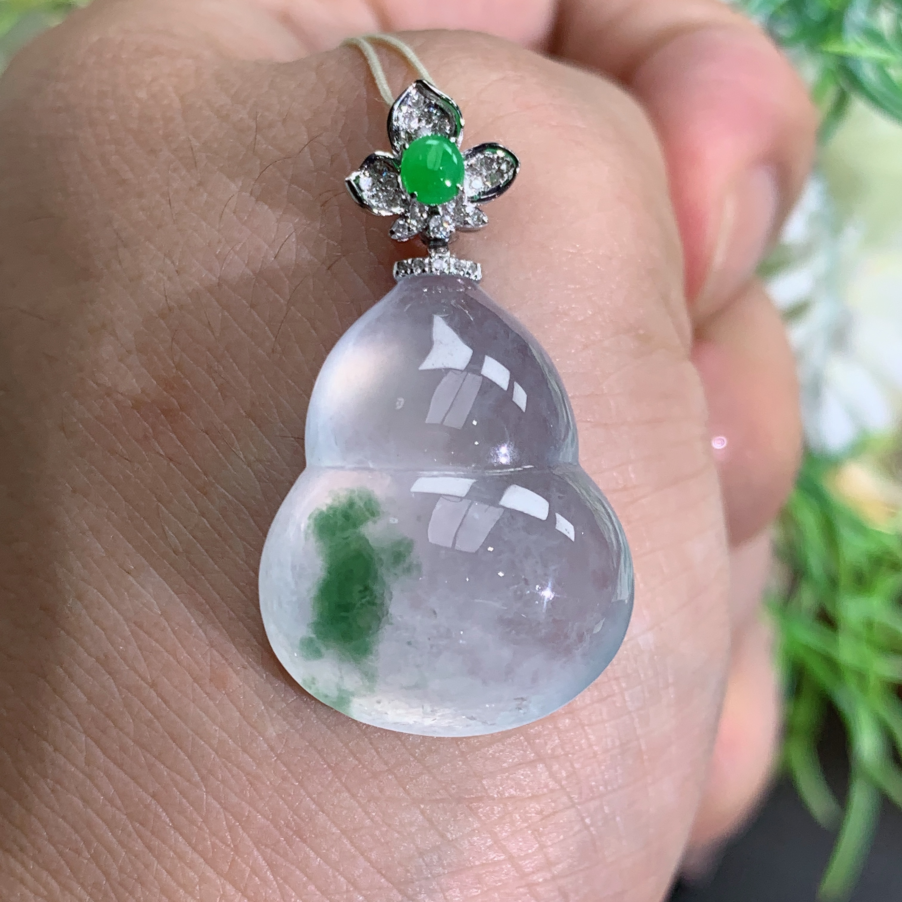 缅甸天然翡翠A货18k金高冰起光飘花葫芦吊坠，尺寸24.3×18.9×8.5
