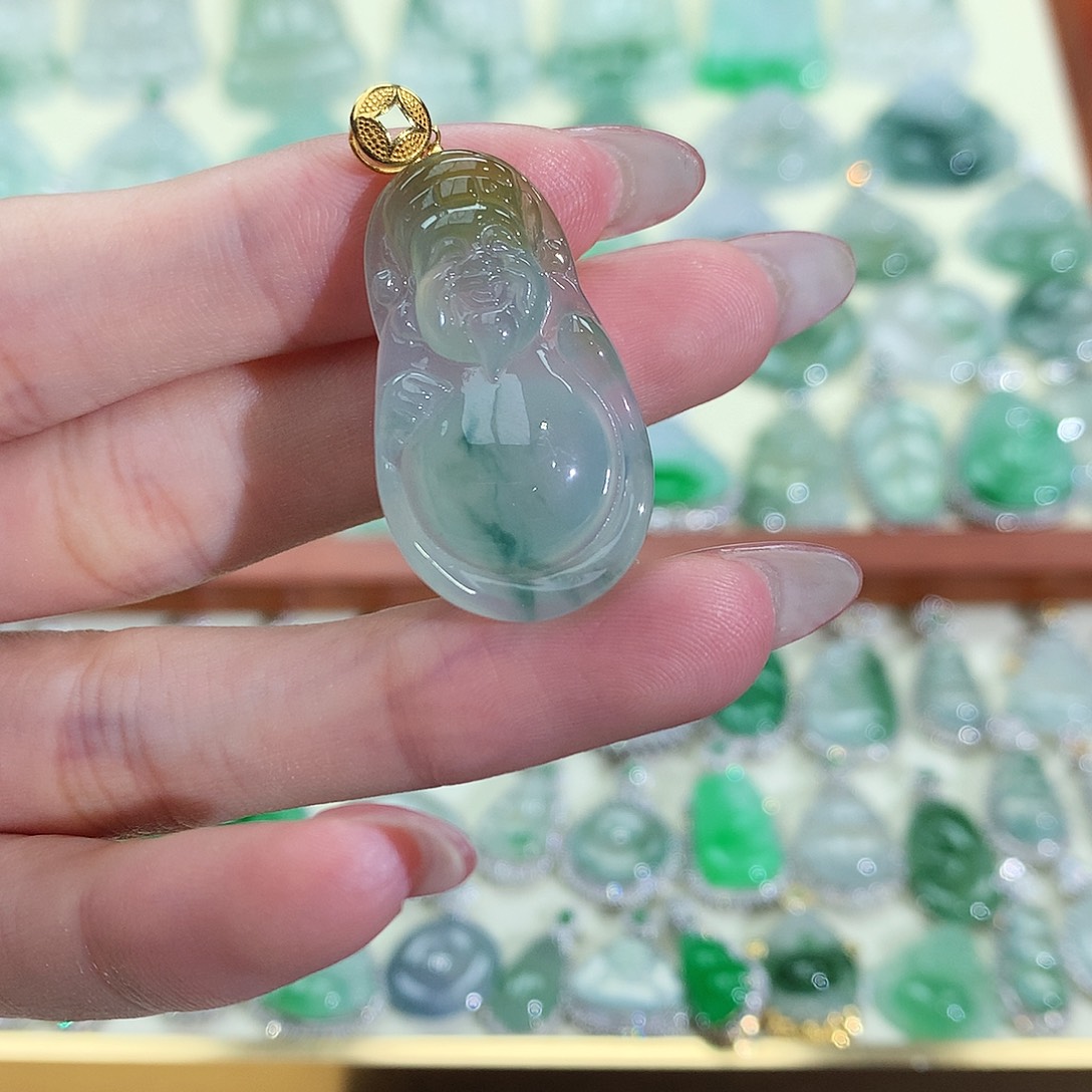 翡翠颈饰18K金镶嵌财神