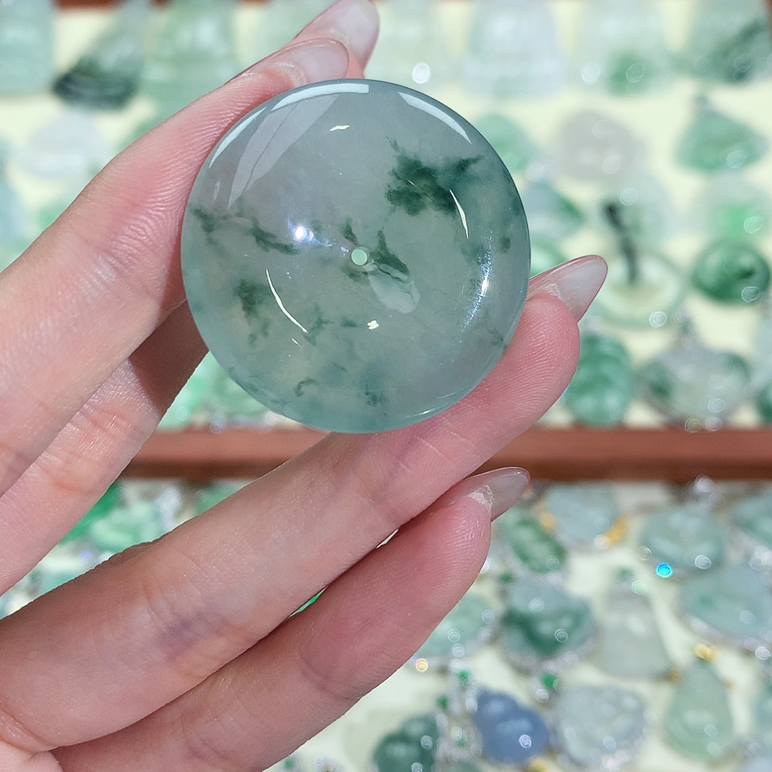 翡翠颈饰未镶嵌平安