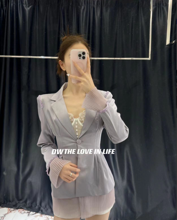 24AW//DW 高定醋酸面料肩部串珠收腰花苞西装外套