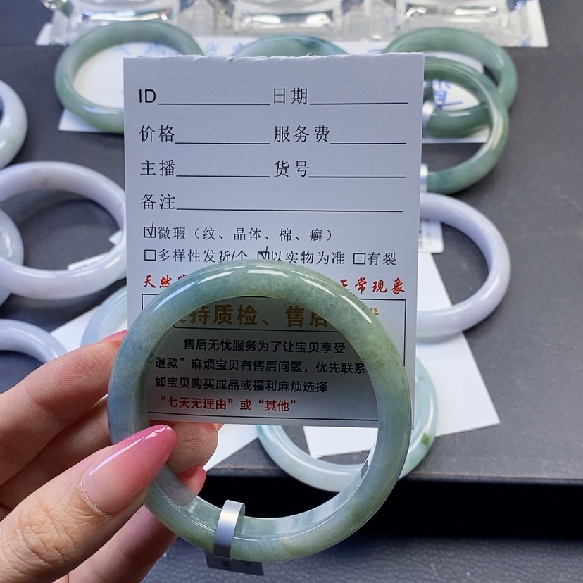 【闪购商品】翡翠手镯未镶嵌空*