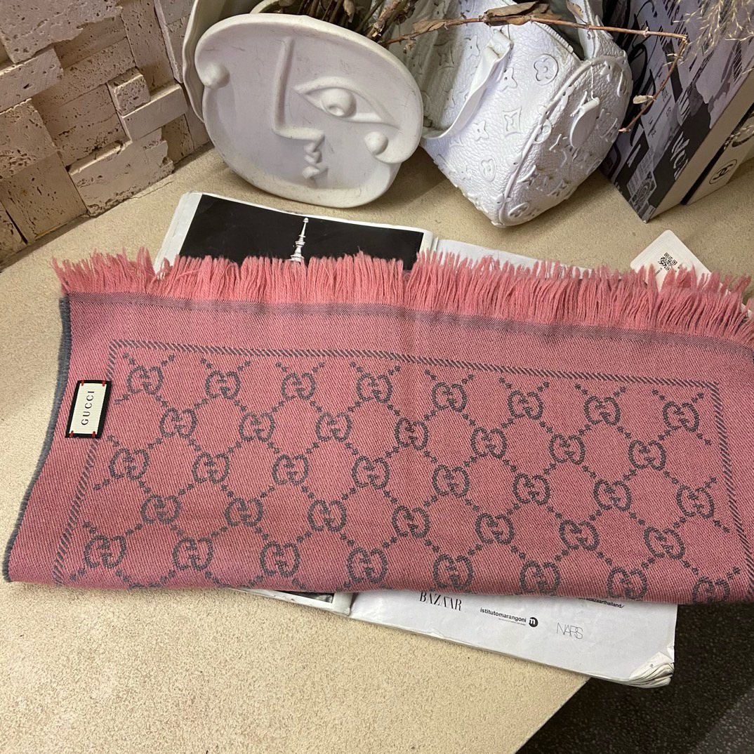 全新未使用 GUCCI/古驰 粉色围巾