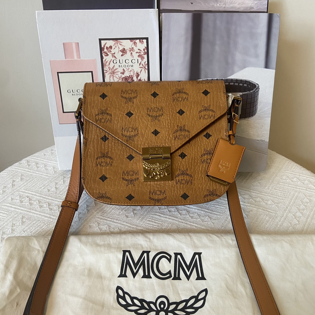 99新 MCM 干邑色  马鞍包 