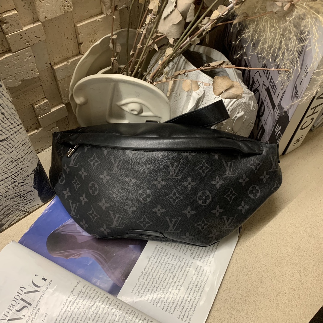 95新 LouisVuitton/路易威登 黑花腰包 编码款 