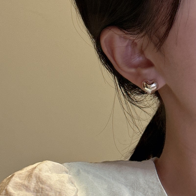 925银耳饰 S925纯银韩版小众爱心光面耳钉甜美简约基础款银耳饰