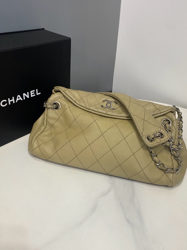 95新  街角/香奈儿奶茶色外缝Hobo/10开30Cm/JJ3121708