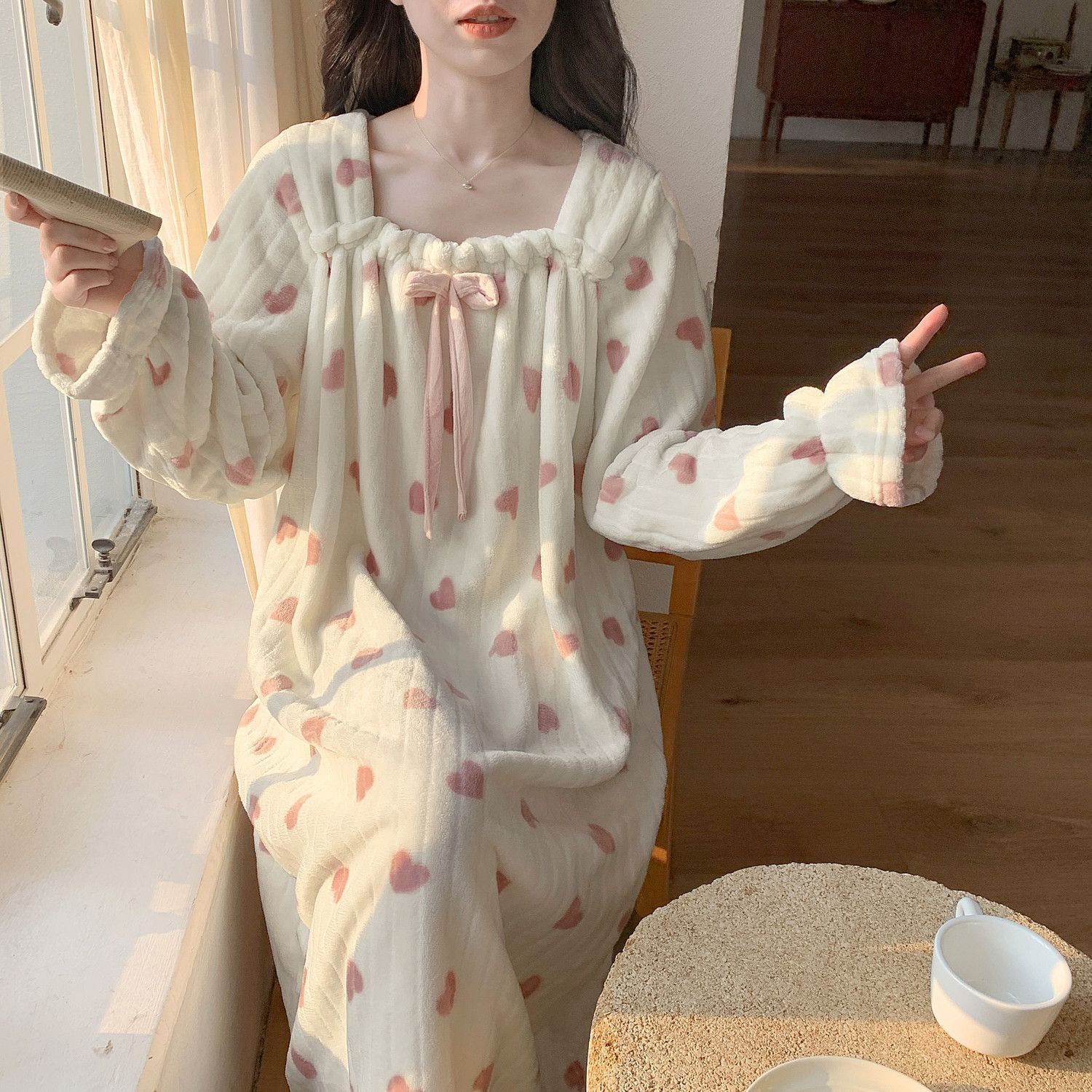 睡衣女加绒加厚款睡裙秋冬季珊瑚绒长袖保暖甜美法兰绒家居服套装