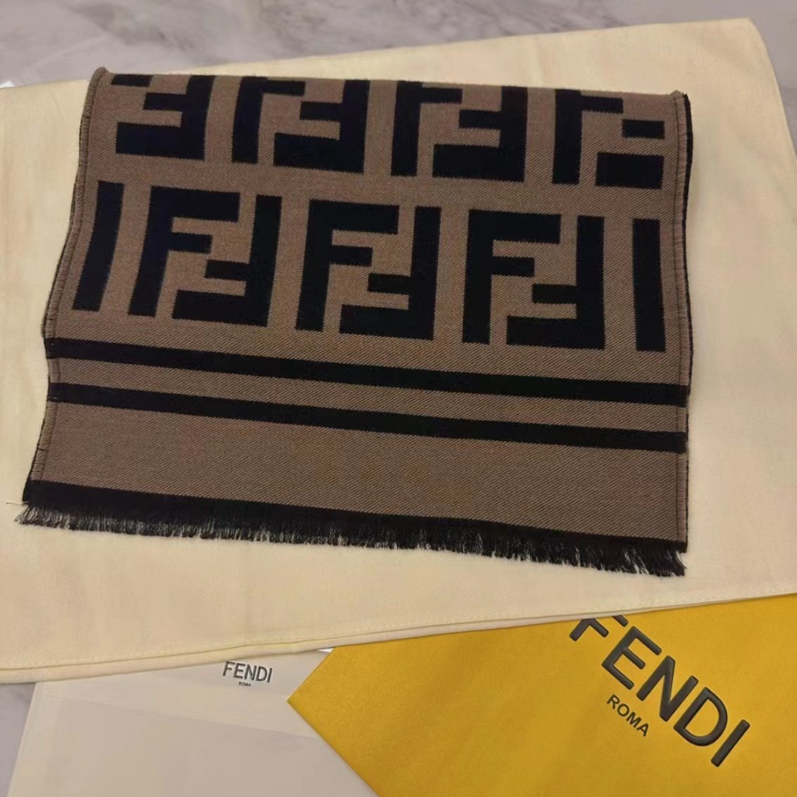 未使用 FENDI/芬迪 全新代购 fendi/芬迪 羊毛带流苏围巾