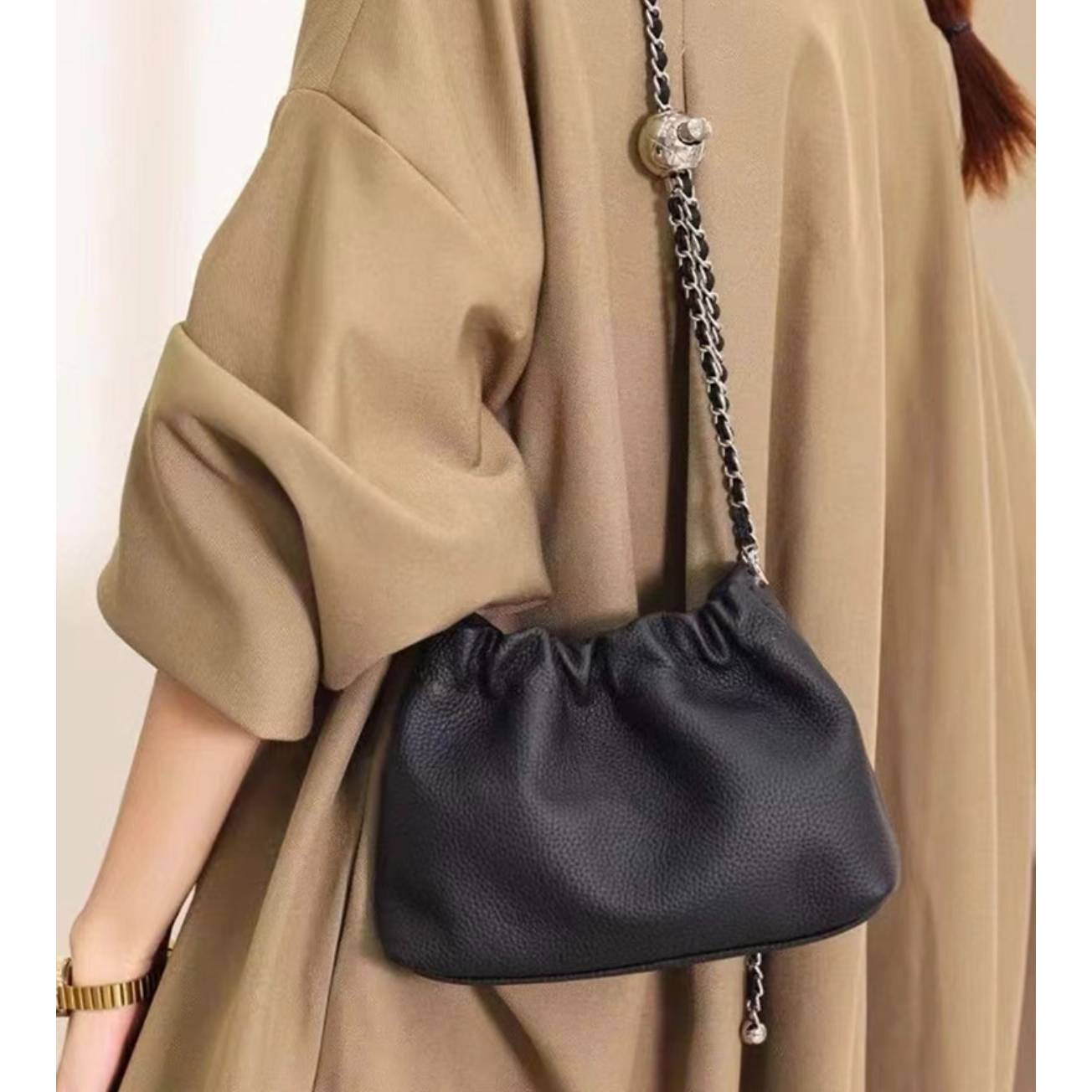 2024新款流行小金球腋下包女云朵褶皱包单肩包斜挎包