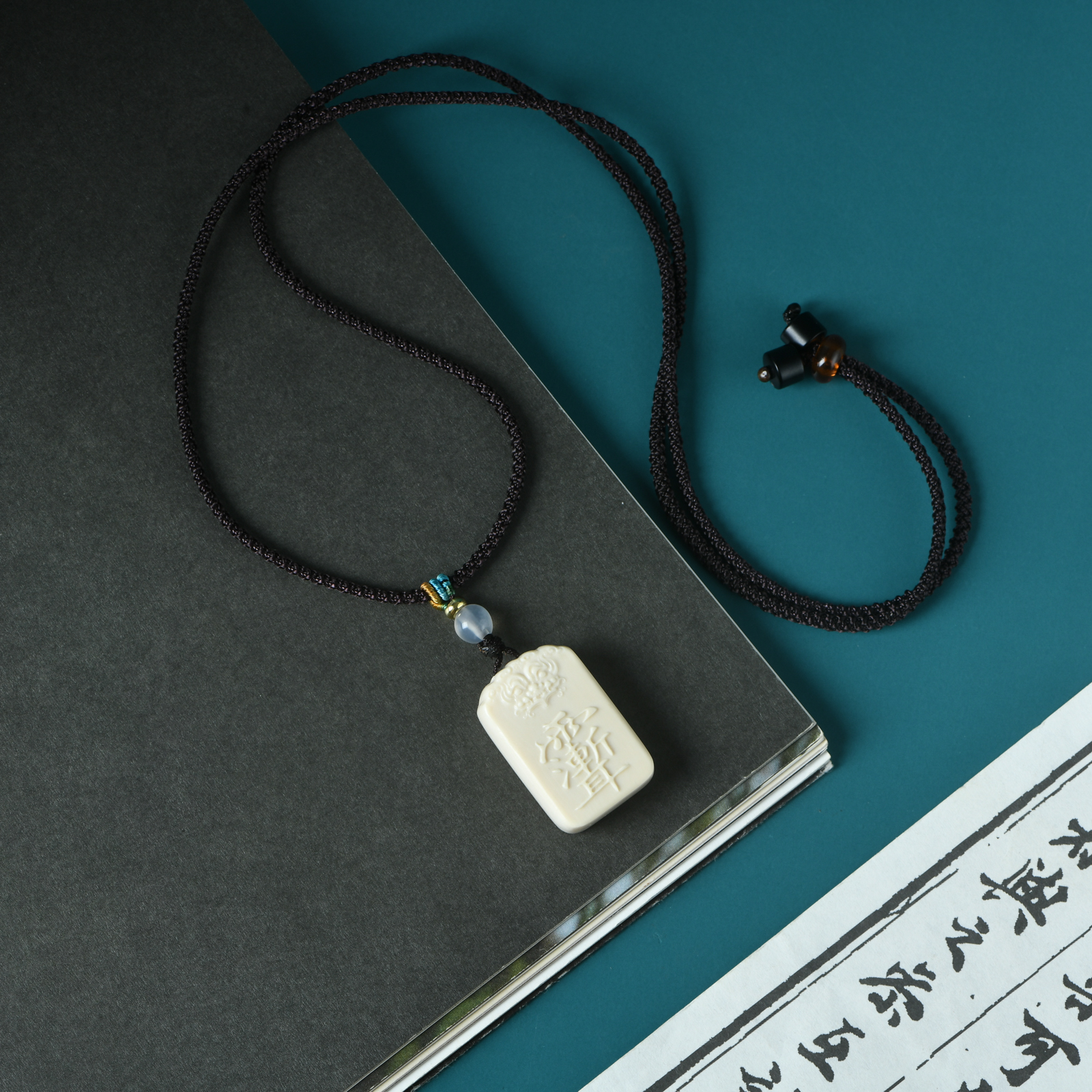  猛犸牙精雕雨渐耳牌吊坠脖挂 