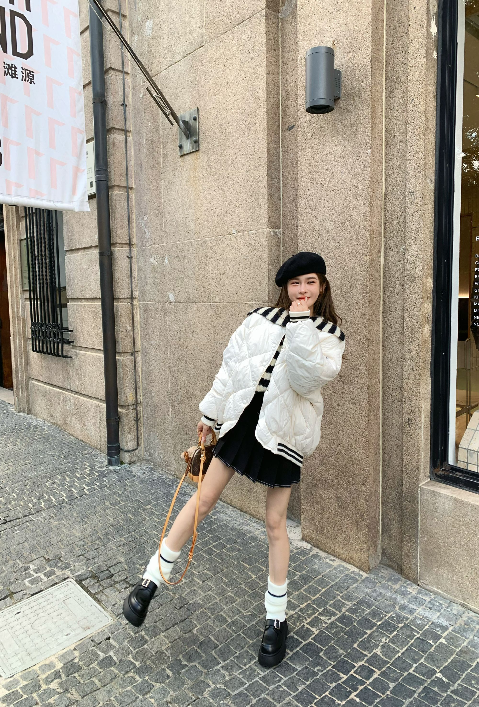米娜家【miu系艺术生】泡菜订制米白色棒球羽绒服