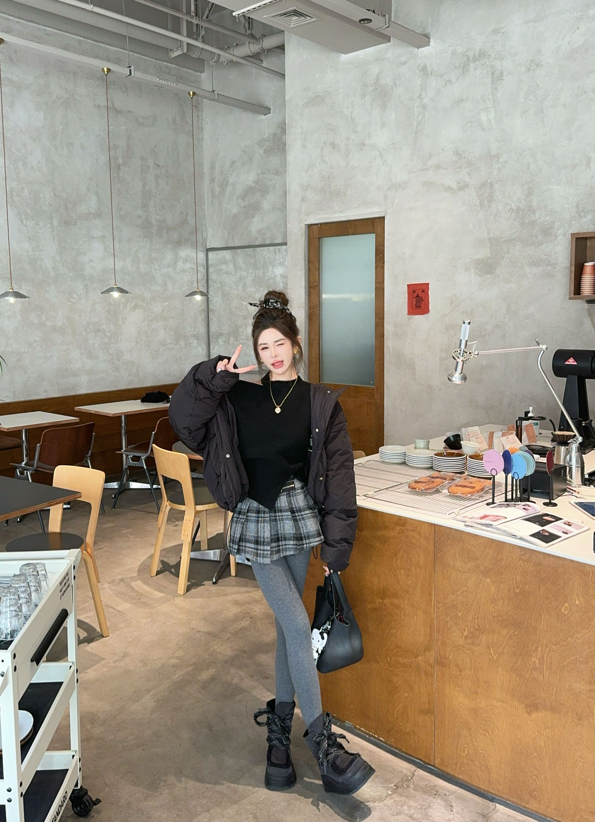 米娜家【黑色小面包】泡菜订制黑色小面包连帽羽绒服