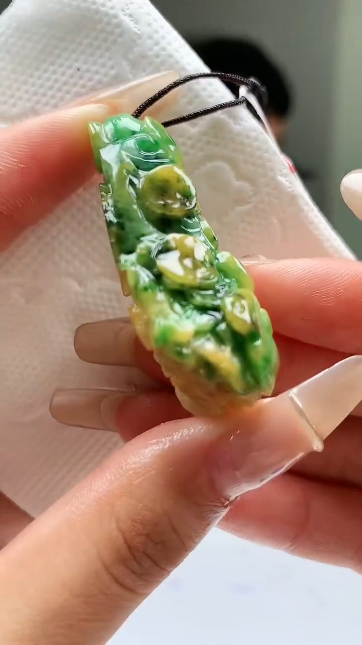 【闪购商品】定制翡翠未镶嵌4710xd-毛货挂件391