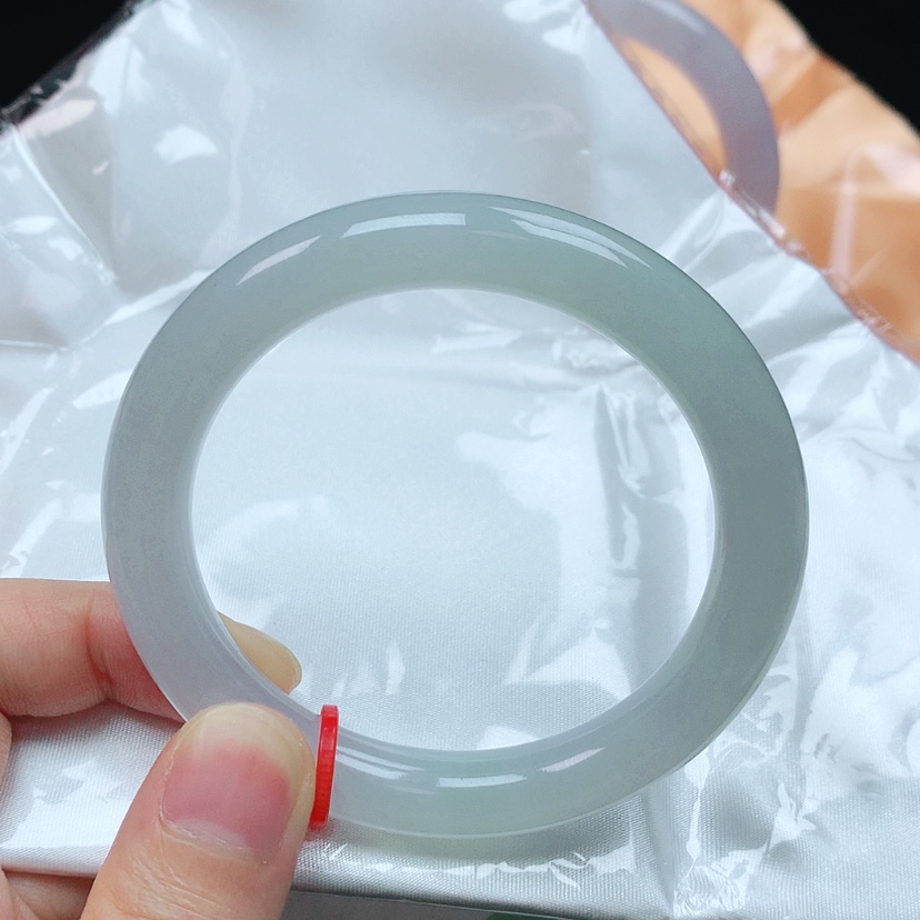 【闪购商品】翡翠手镯未镶嵌a***e