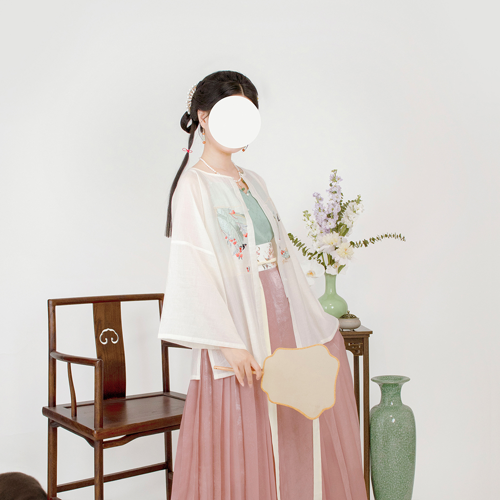 锦呈浮光 天丝绣花圆领短衫汉服日常春夏原创设计