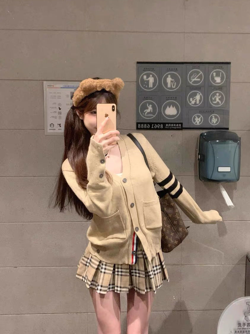 针织衫女上衣宽松百搭毛衣开衫秋冬季格子咖色百褶半身裙两件套装
