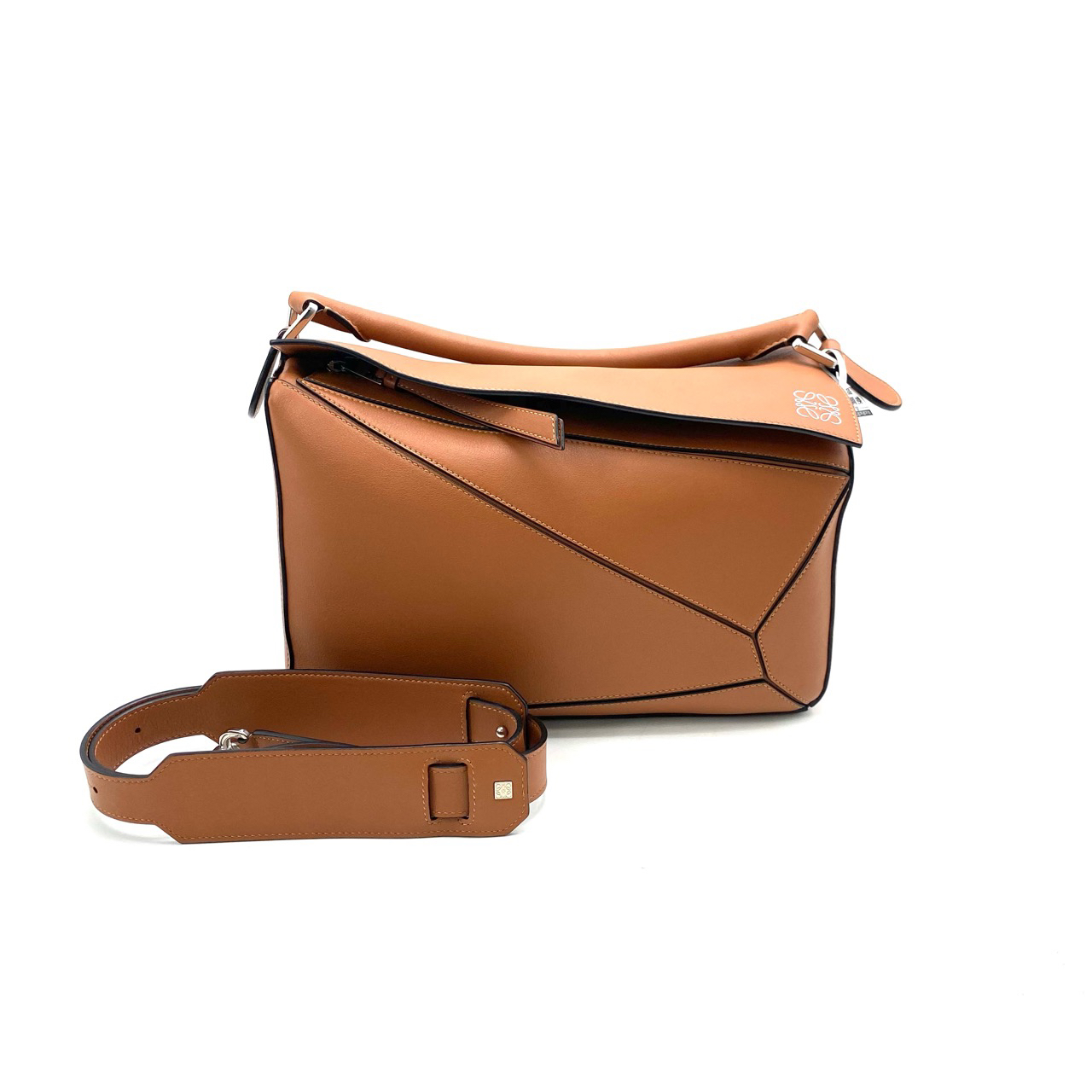 99新 LOEWE/罗意威 焦糖色全皮puzzle几何斜挎包 尺寸29/19