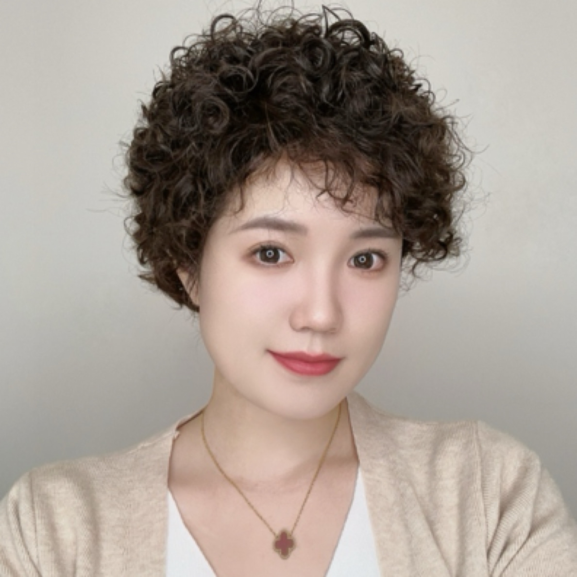 6820纯真发全手织时尚斜分小卷轻薄透气整顶发套