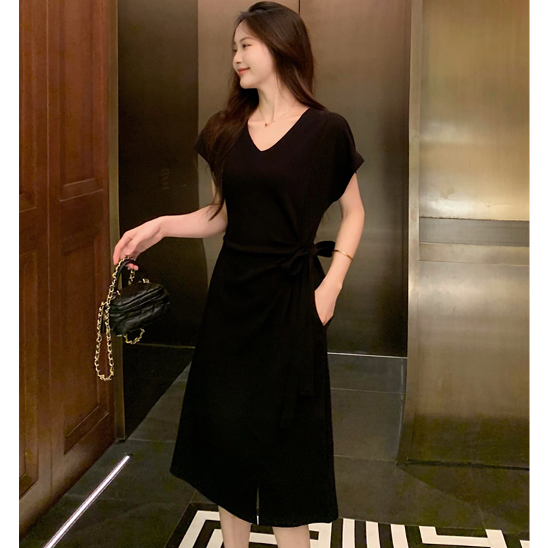 2025夏季短袖新款法式复古开叉小黑裙收腰显瘦V领气质连衣裙644