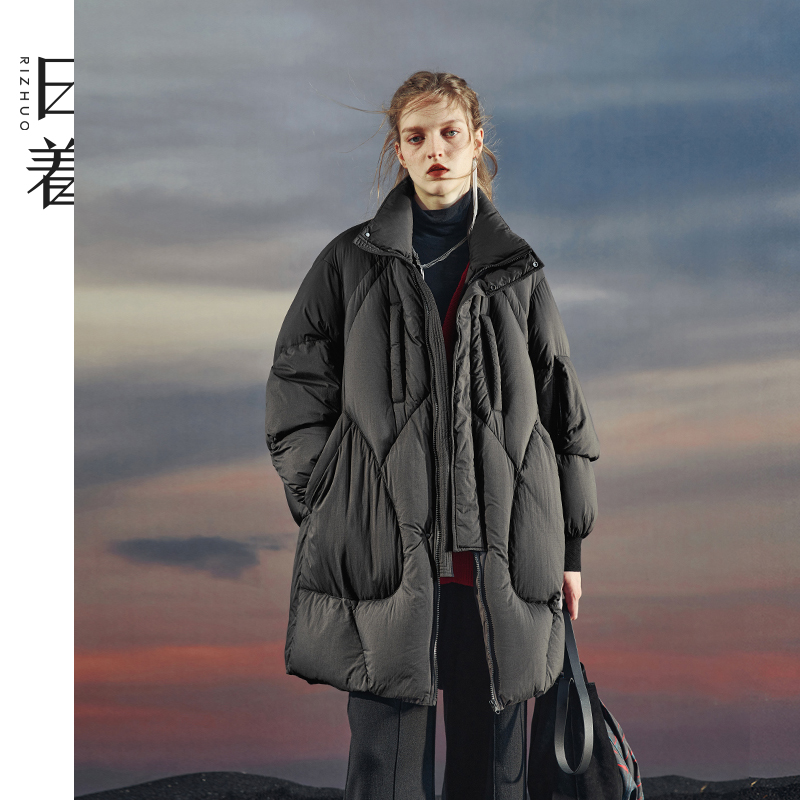 日着原创设计女装冬季时尚复古宽松加厚蓬松立领羽绒服女RC8257Y0
