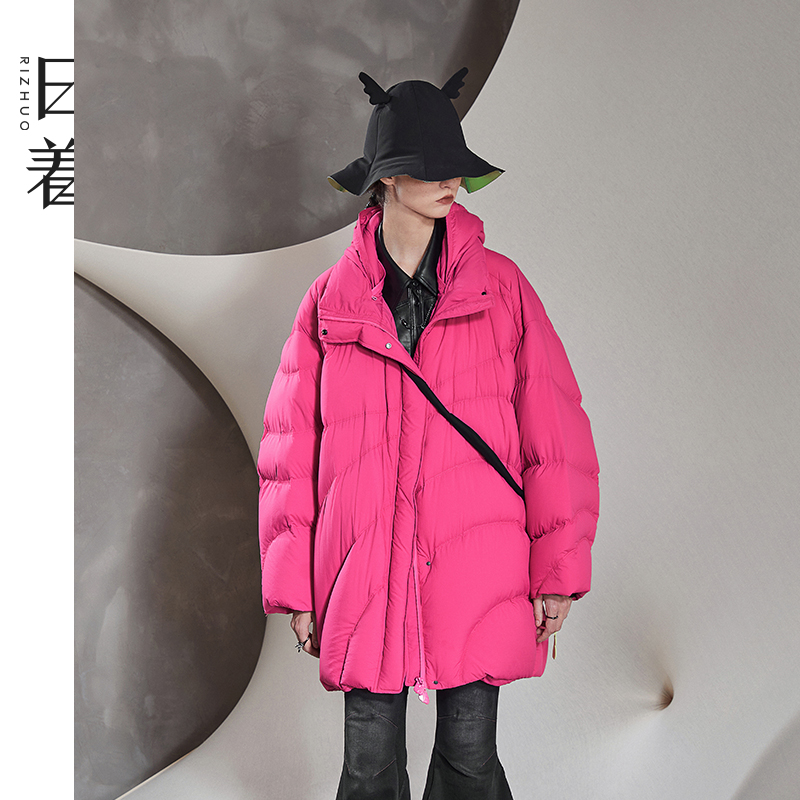 日着原创设计女装冬季时尚宽松高领蓬松保暖中长款羽绒服RC8513Y1