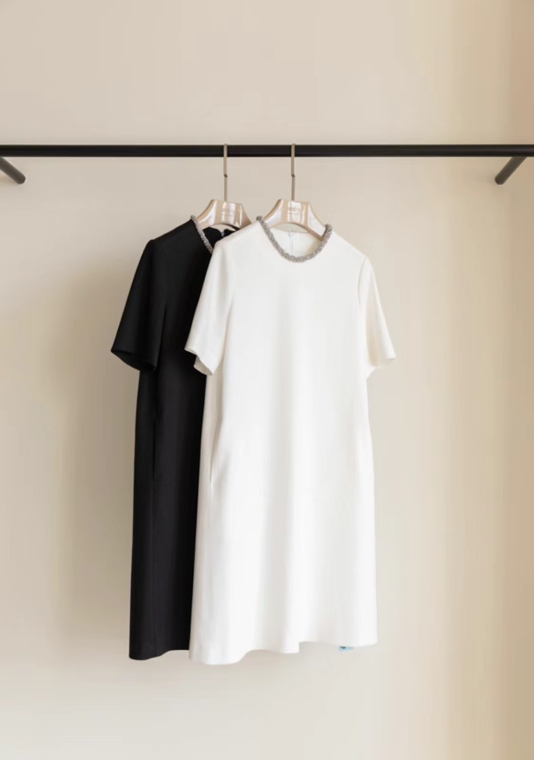 Hua【别致优雅】24311“醋酸”夏季时尚精美重工编织珠链短袖连衣裙