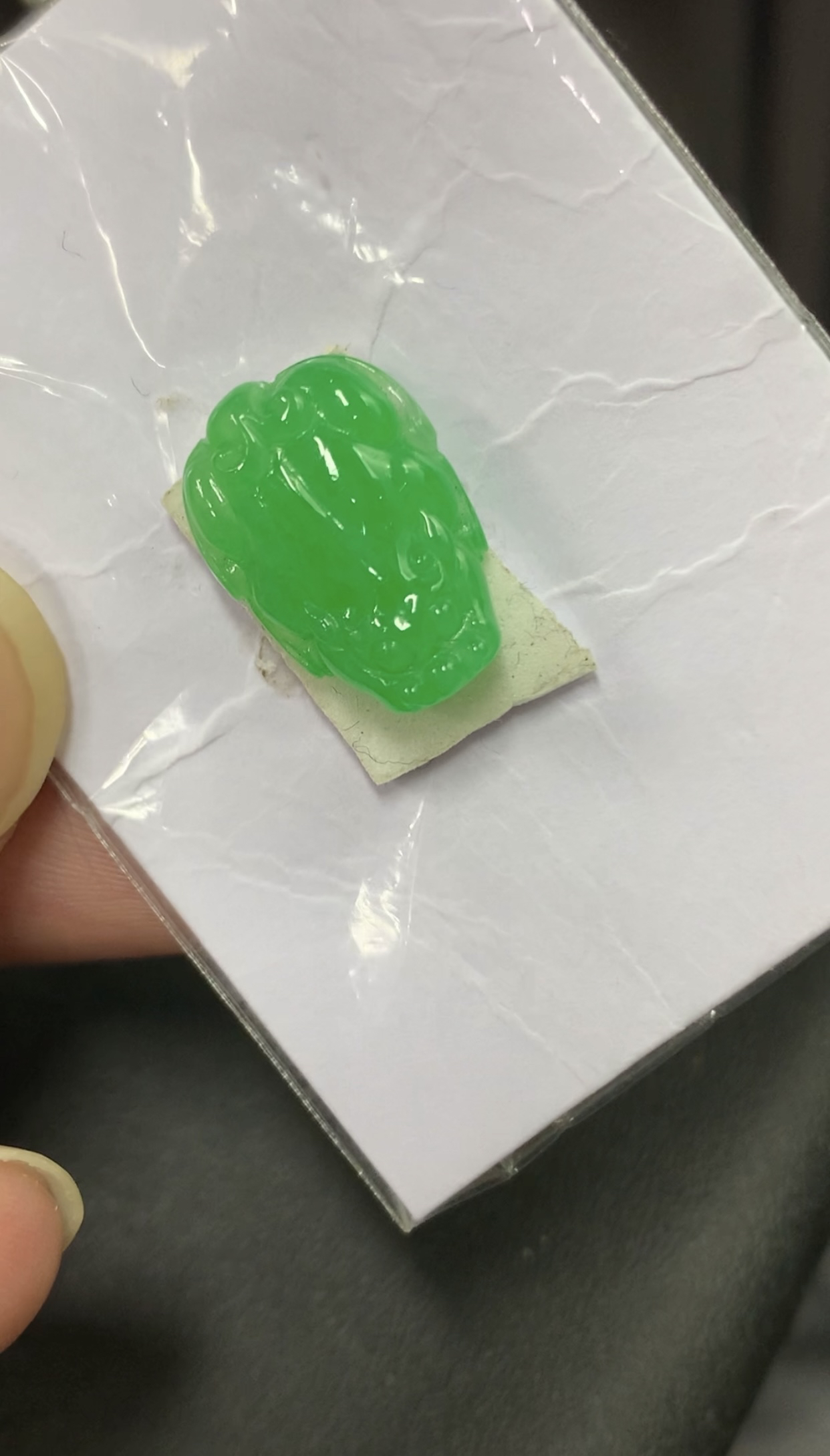 天然a货翡翠，冰阳绿饱满貔貅，满色满绿绿色，肉细底纯够干净