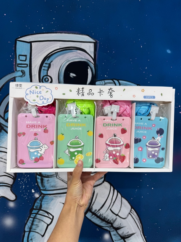 004精品卡套一盒20个