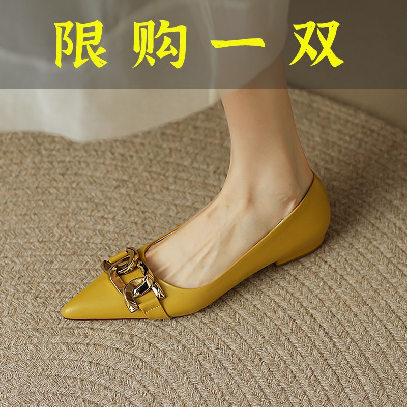 达芙妮沿荐2023年春秋新款真皮法式金属扣低跟尖头浅口单鞋女时尚