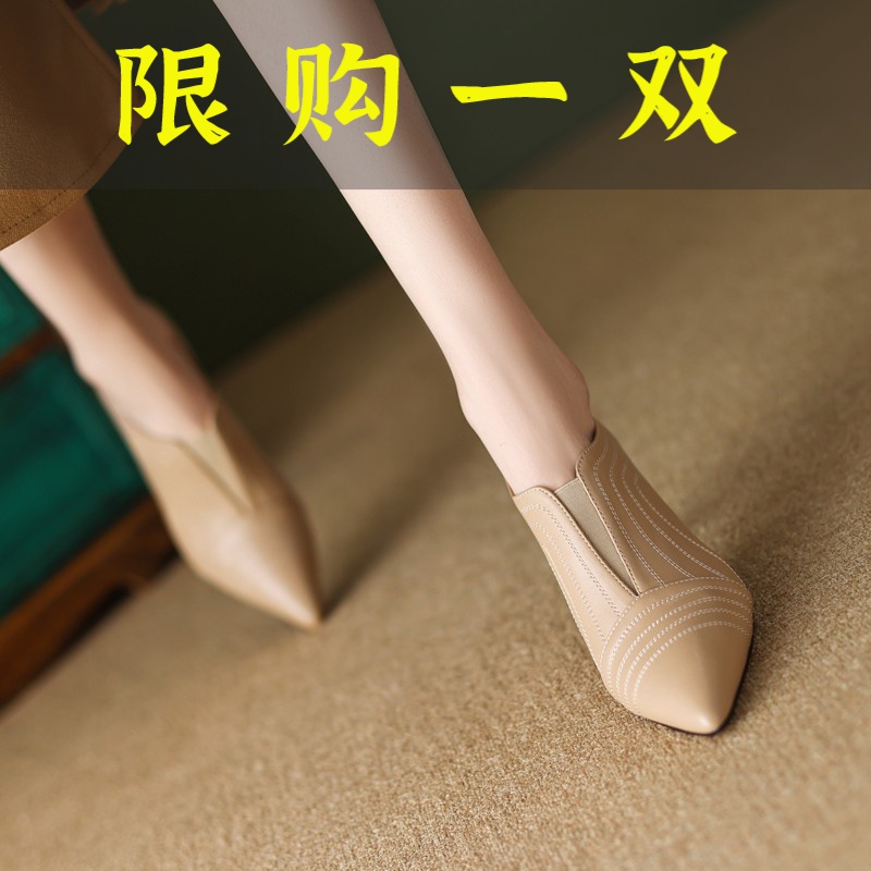 达芙妮沿荐裸色法式气质设计感软皮短靴女春款深口单鞋尖头高跟鞋