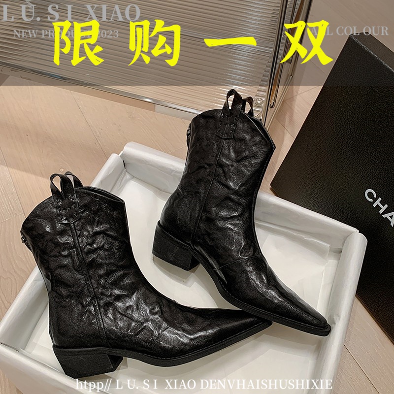 达芙妮沿荐2023年新款复古黑色暗纹雕花西部牛仔靴英伦尖头粗跟短