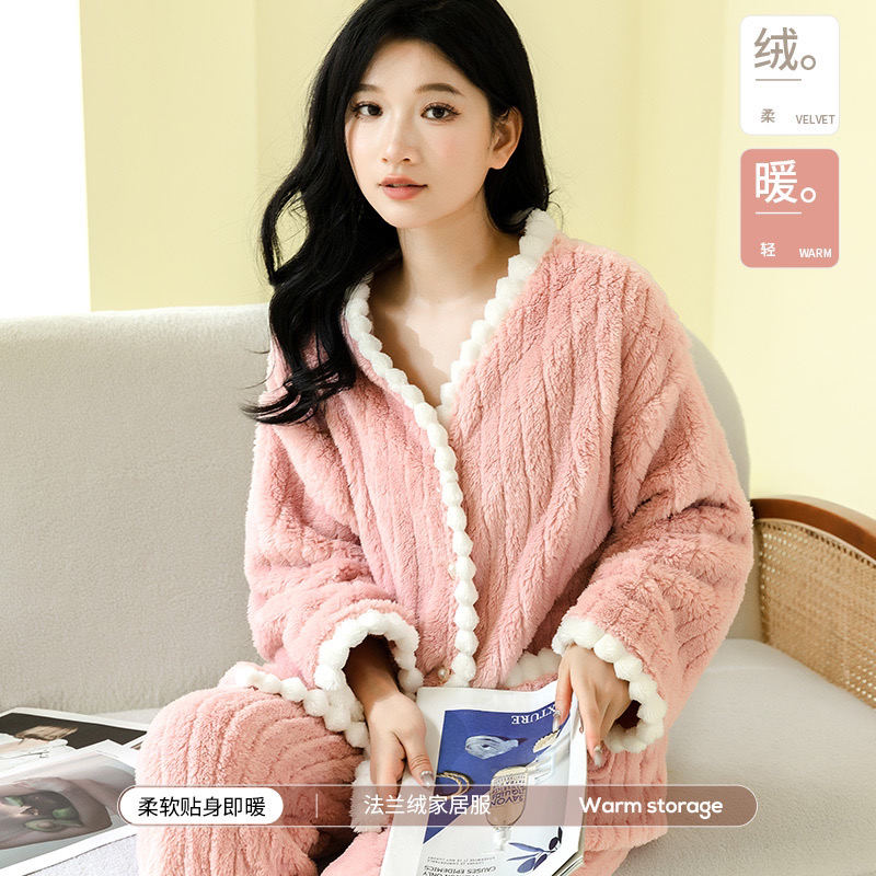 睡衣女新款珊瑚绒加绒抽条球球慵懒风格纹条纹冬天家居服套装