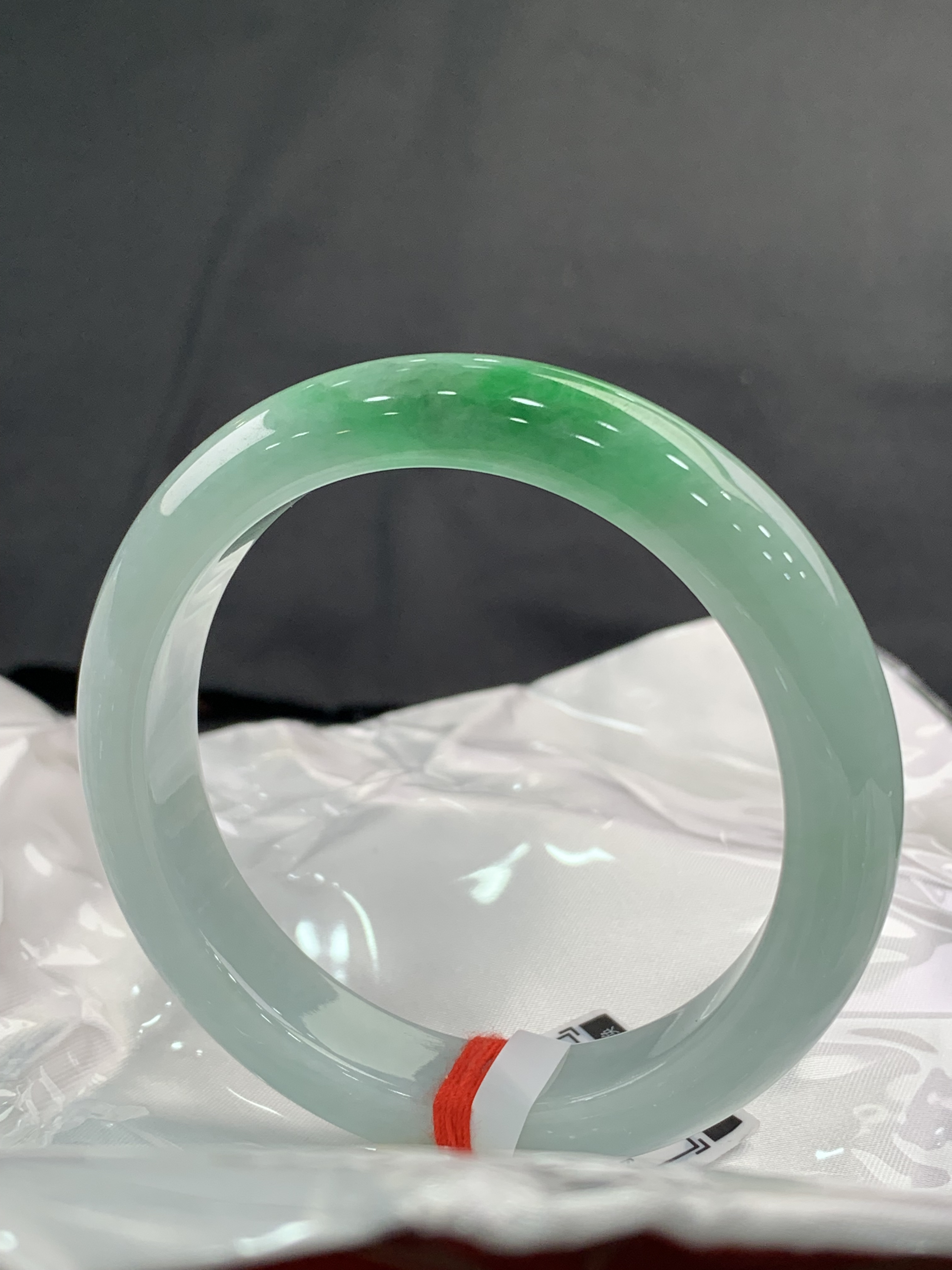 天然缅甸A货翡翠手镯，正圈57圈口