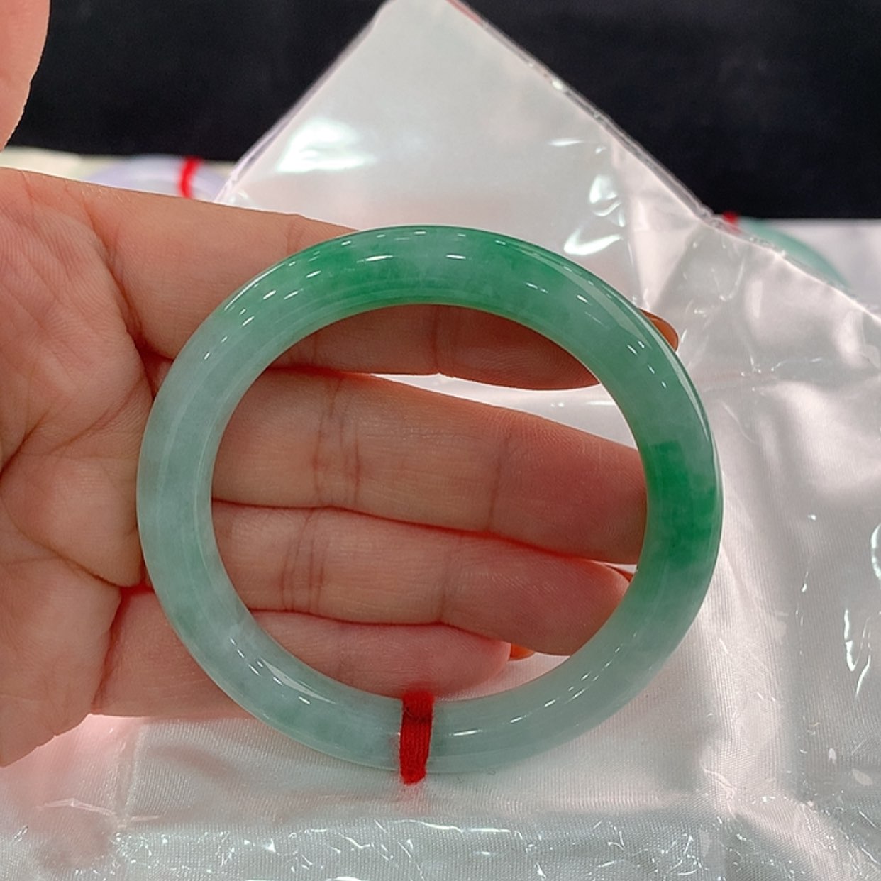 【闪购商品】翡翠手镯未镶嵌圆52