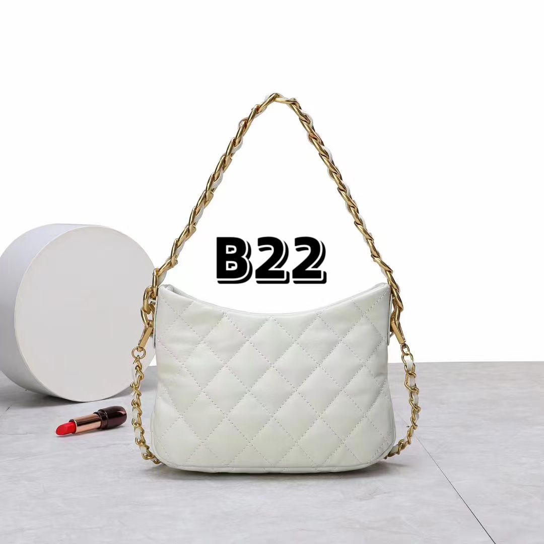 【B22】  经典格子腋下包包