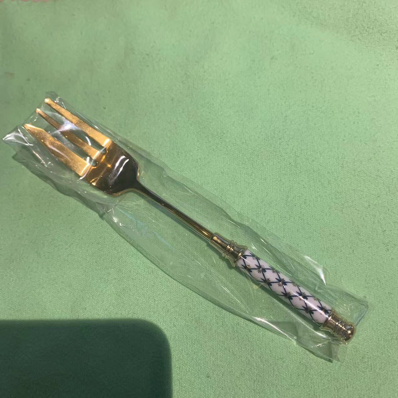 俄皇钴蓝网纹叉子