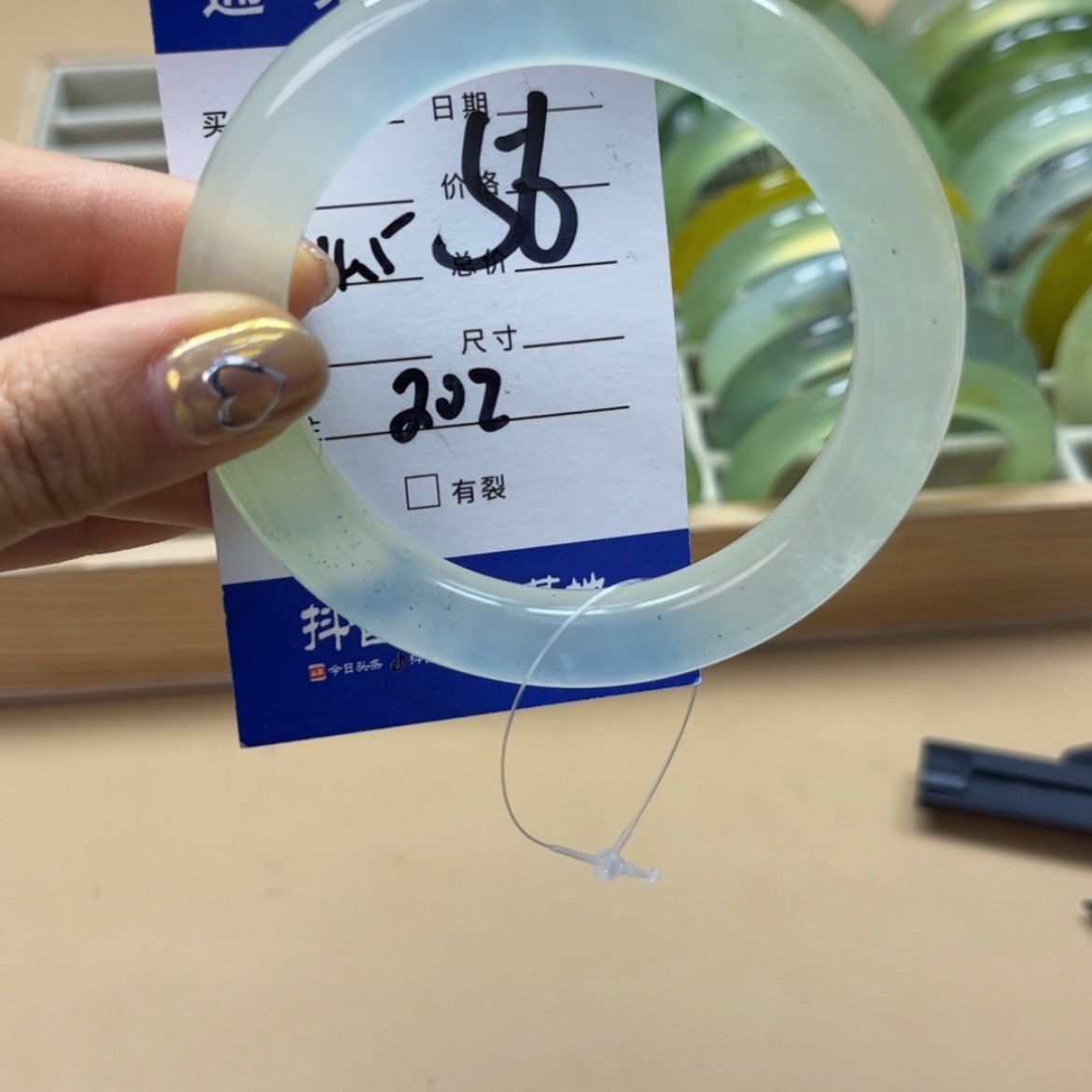 【闪购商品】蛇纹石玉手镯未镶嵌红****蹄