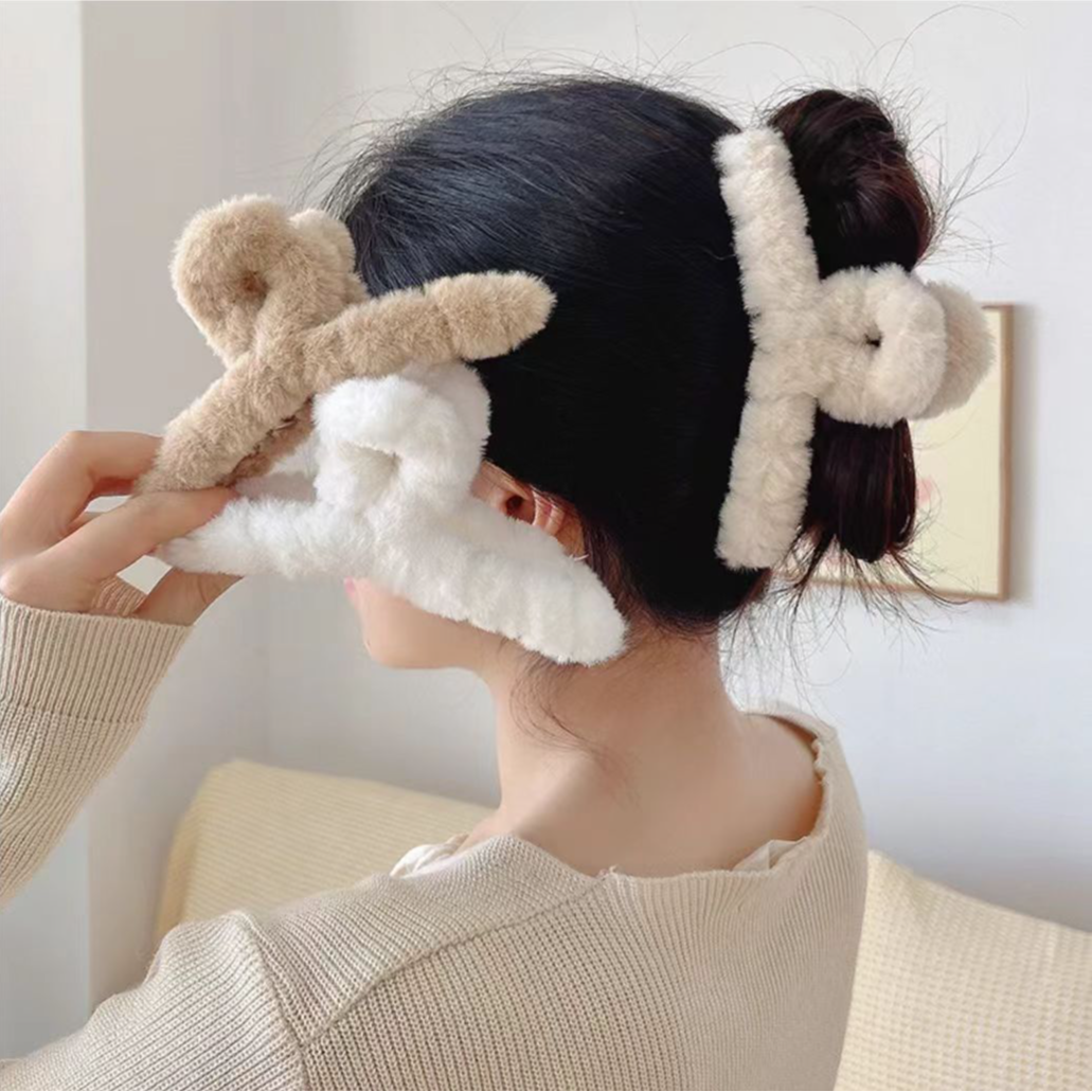 【新店福利到手2个】毛绒可爱鲨鱼夹   颜色随机