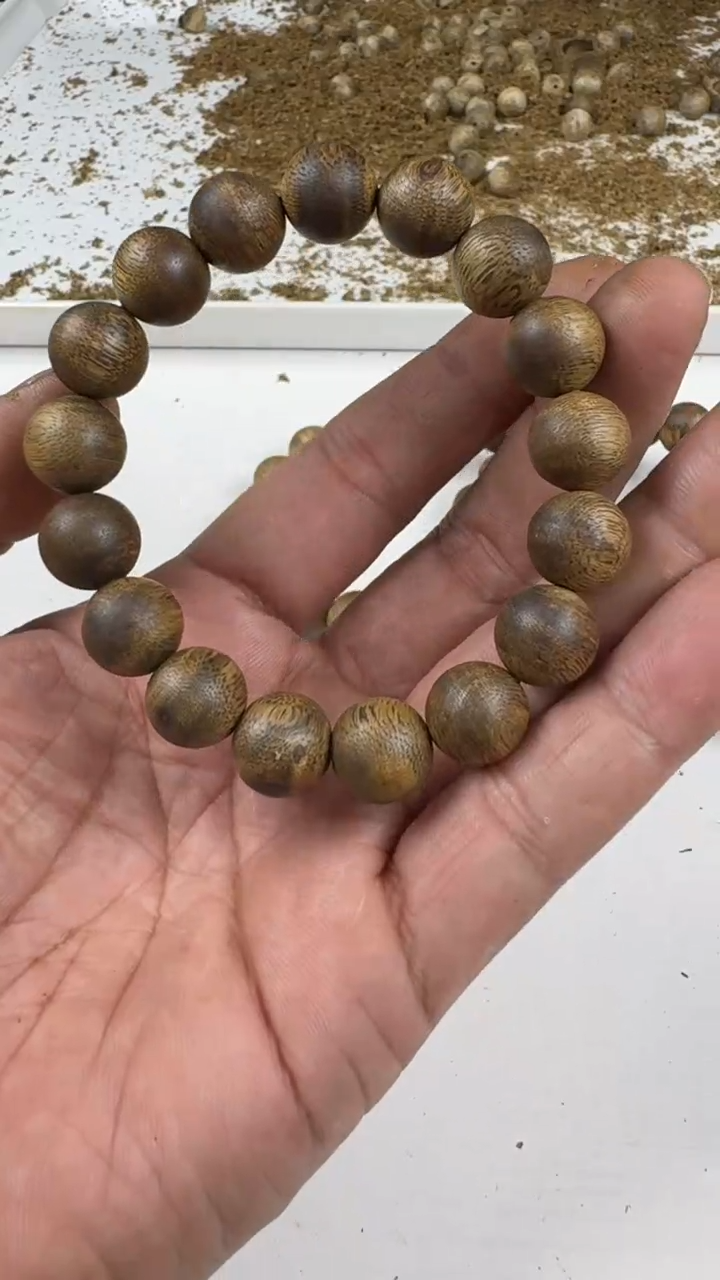 【闪购商品】沉香手串乌身1.2  8克