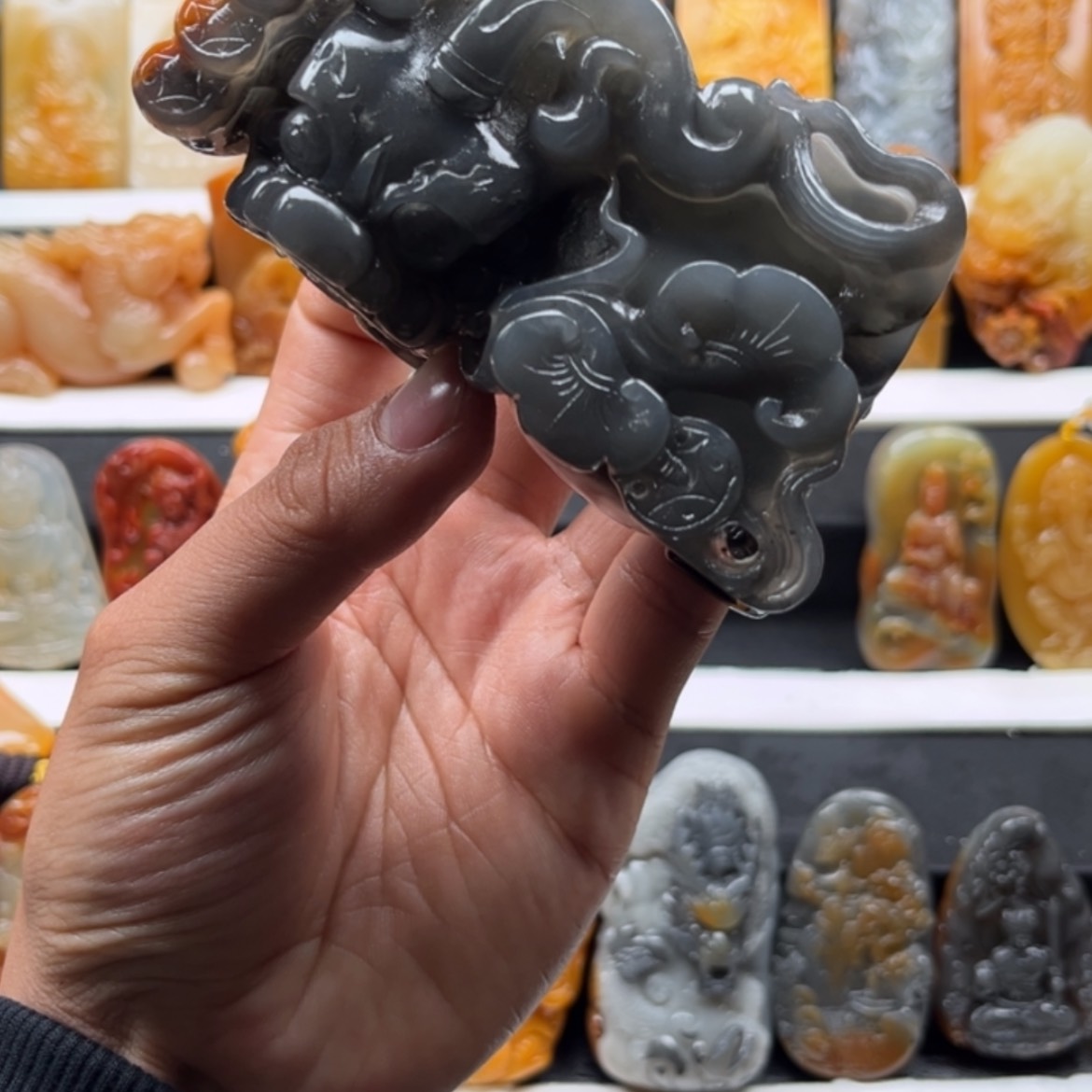【闪购商品】石英质玉（黄龙玉）黄龙玉合金斗**人