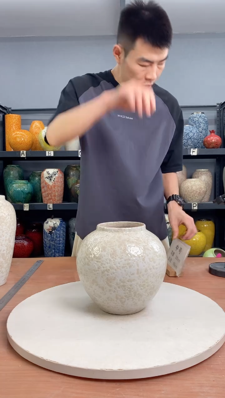 【闪购商品】瓶茶白 小号 陶瓷花瓶 无花