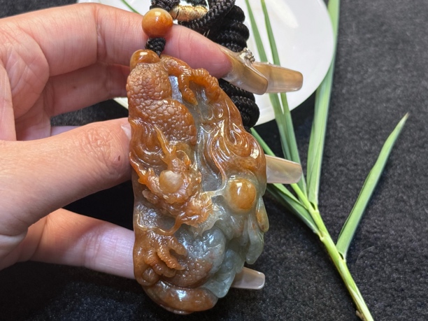 缅甸翡翠雕龙挂件