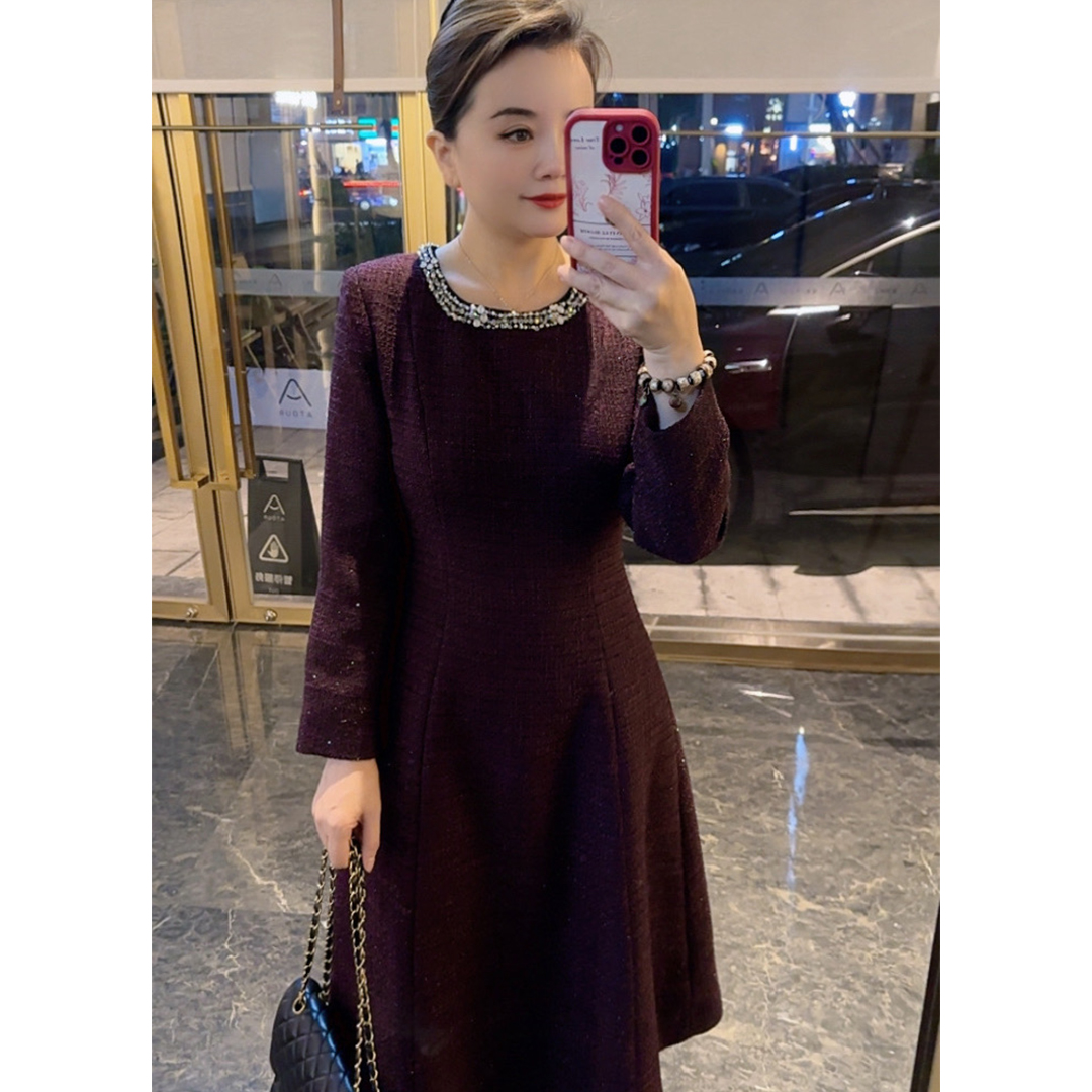 唯伊公馆秋季新款小香风圆领重工珠钻显瘦A字大摆连衣裙98548