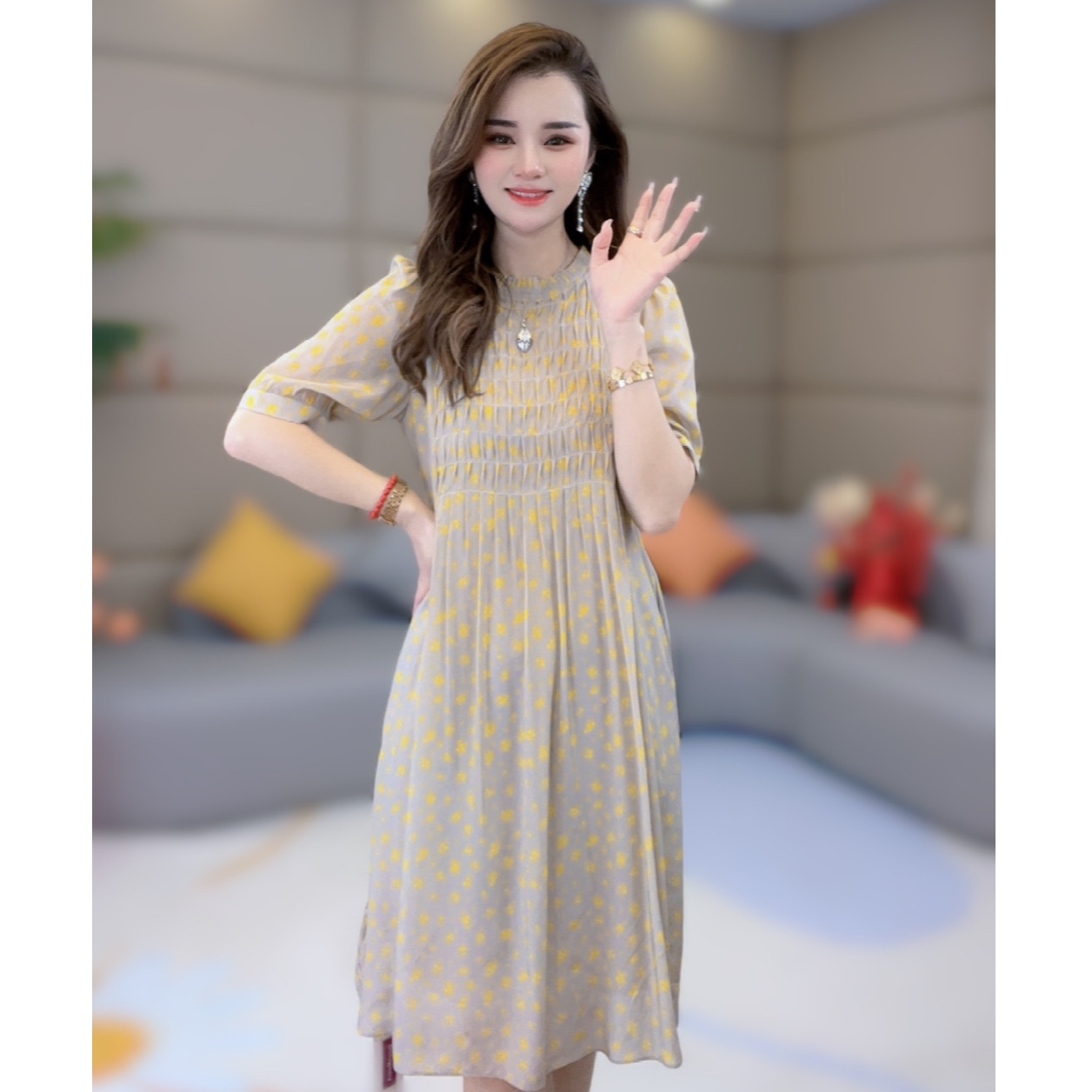 《静静心选》夏季 杏色底短款气质真丝连衣裙 90131